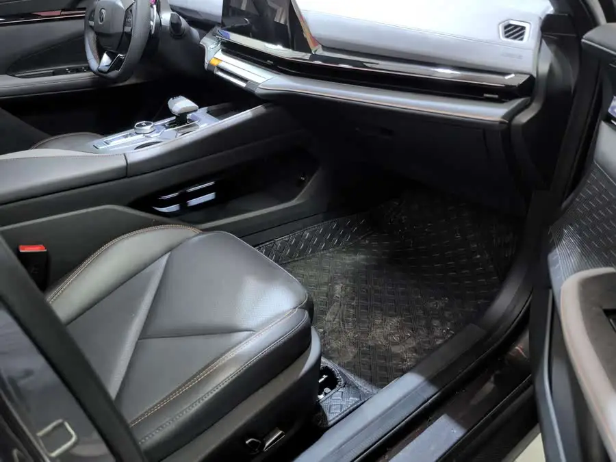 Changan UNI-V 2023 1.5T Premium