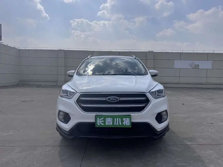 2019 Ford Escape EcoBoost 180 Two-Wheel Drive Luxury Wing Edition National V