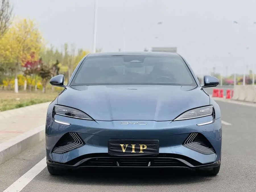 ختم 2022 طراز 700 كم النسخة طويلة المدى بالدفع الخلفي