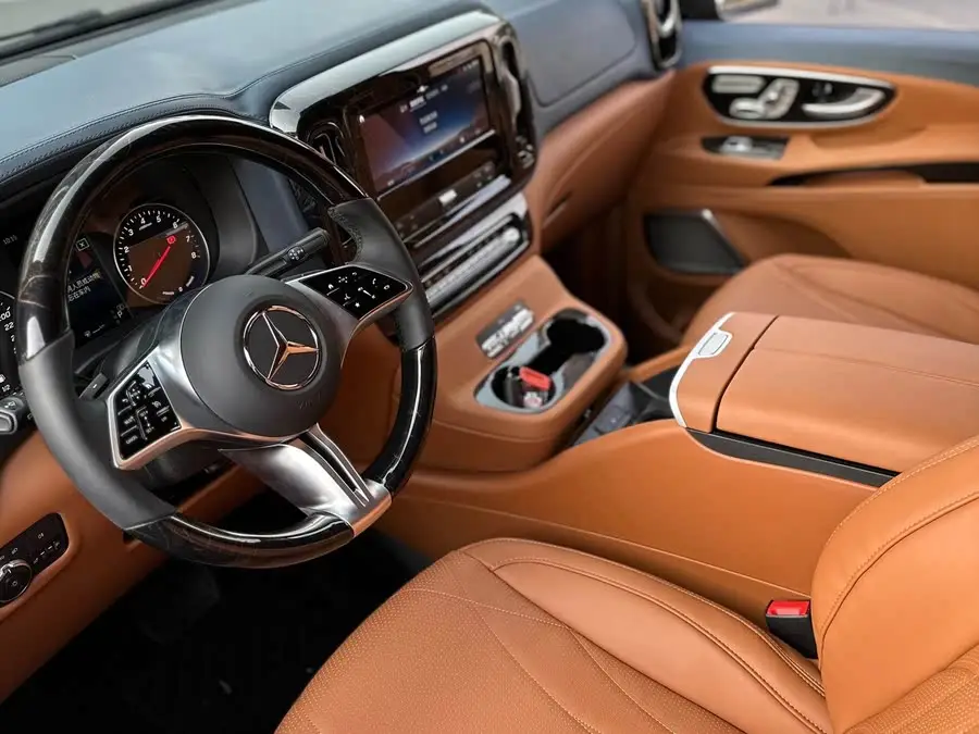 Vito 2024 2.0T Business Edition 7-seater