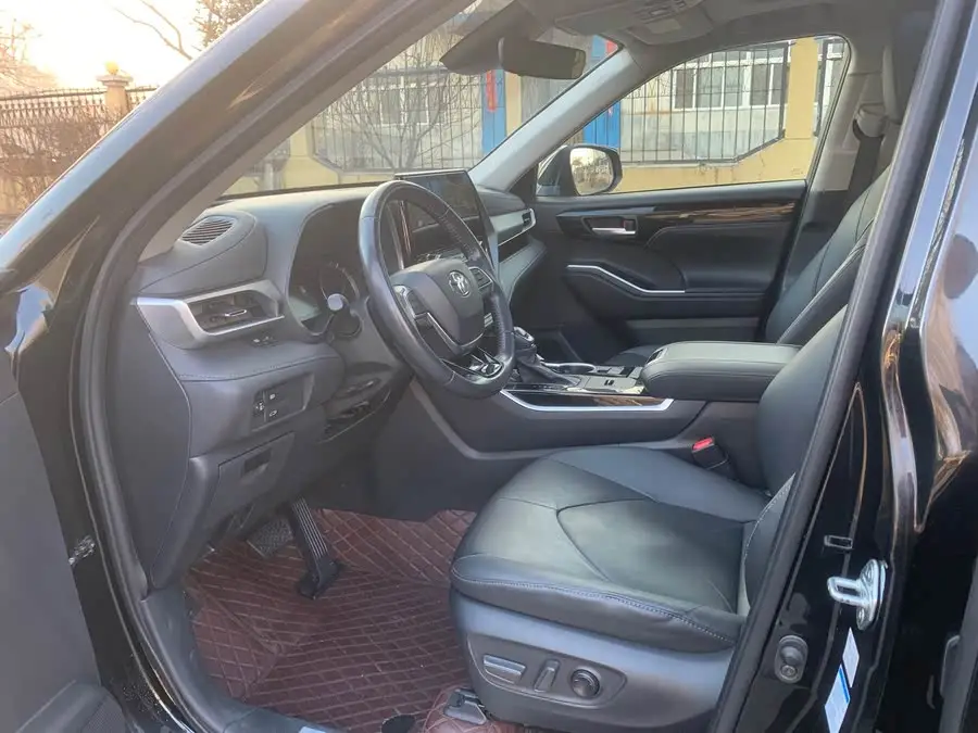 2022 Toyota Highlander Hybrid 2.5L AWD Premium 7-Seater