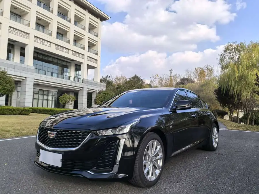 كاديلاك CT5 2023 28T الفاخرة (النسخة القياسية)