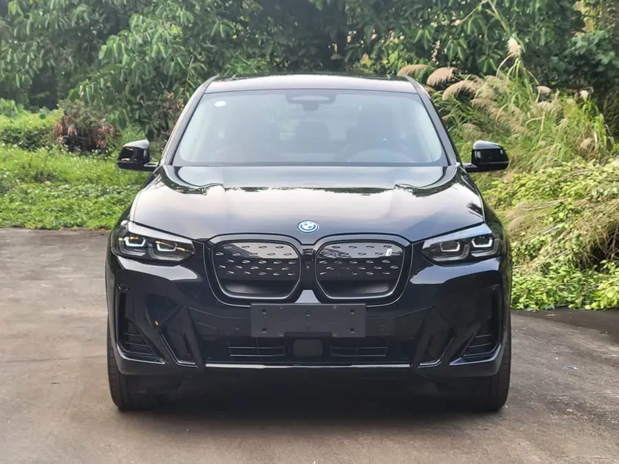 BMW iX3 2023 Leading Version