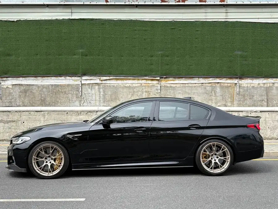 BMW M5 2021