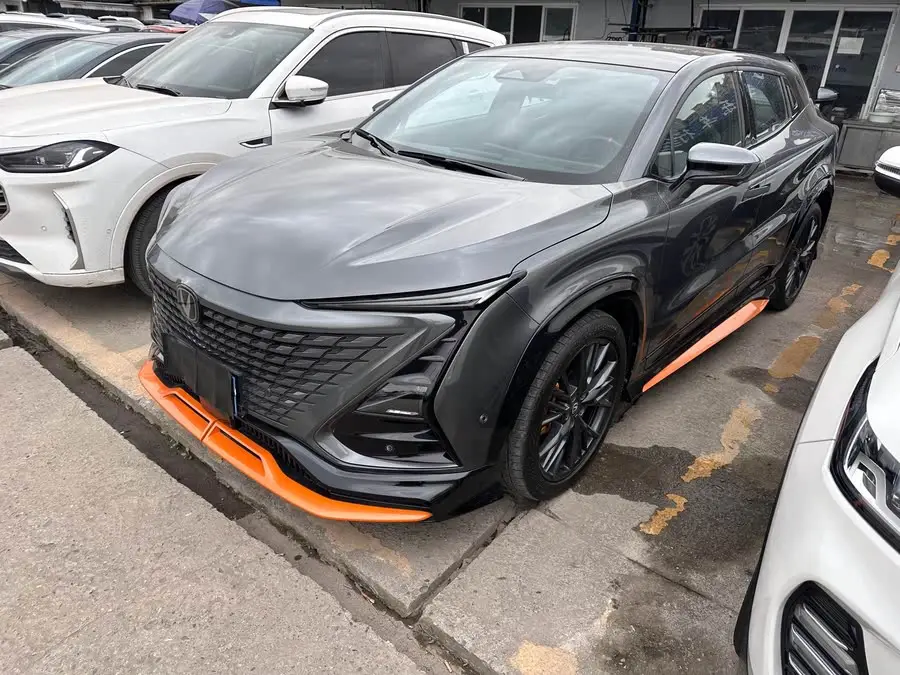 تشانجان UNI-T 2023 الطراز الثاني 1.5T نسخة رياضية فاخرة