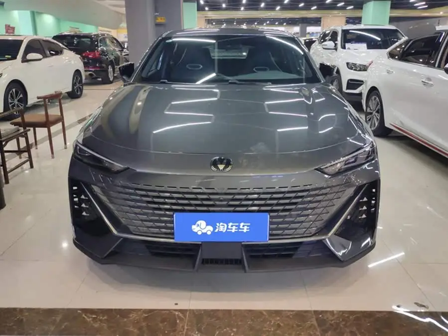 Changan UNI-V 2023 1.5T Premium
