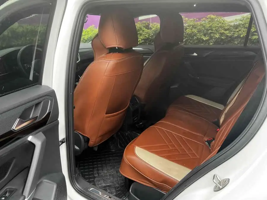 معلومات أساسية عن السيارة