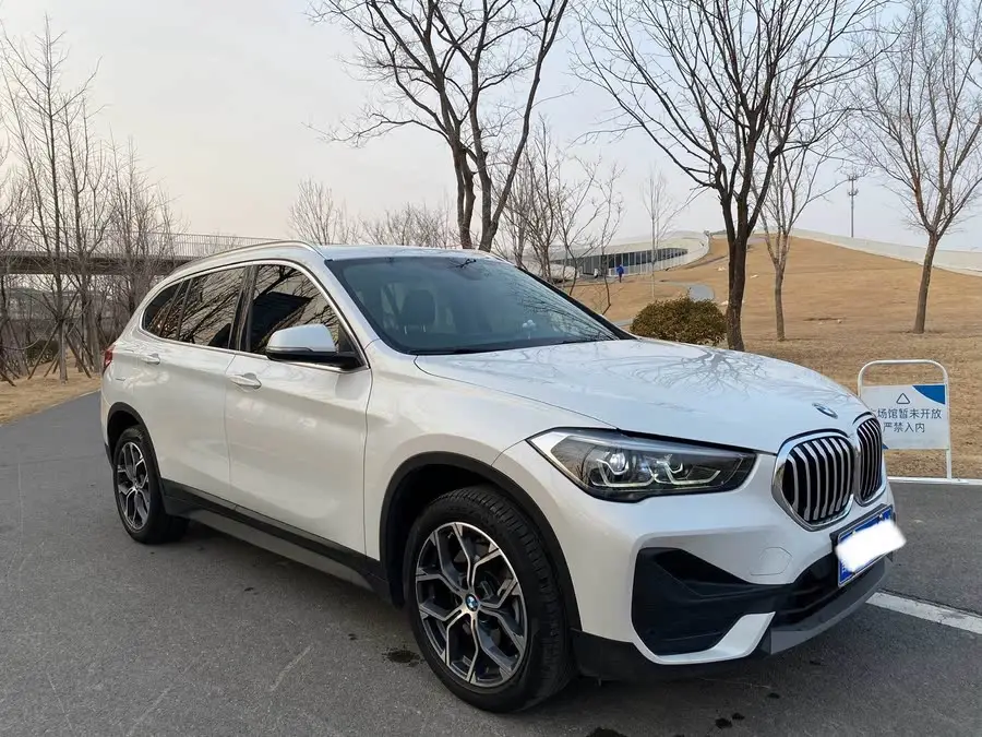 بي إم دبليو X1 2022 sDrive25Li الطراز الرائد