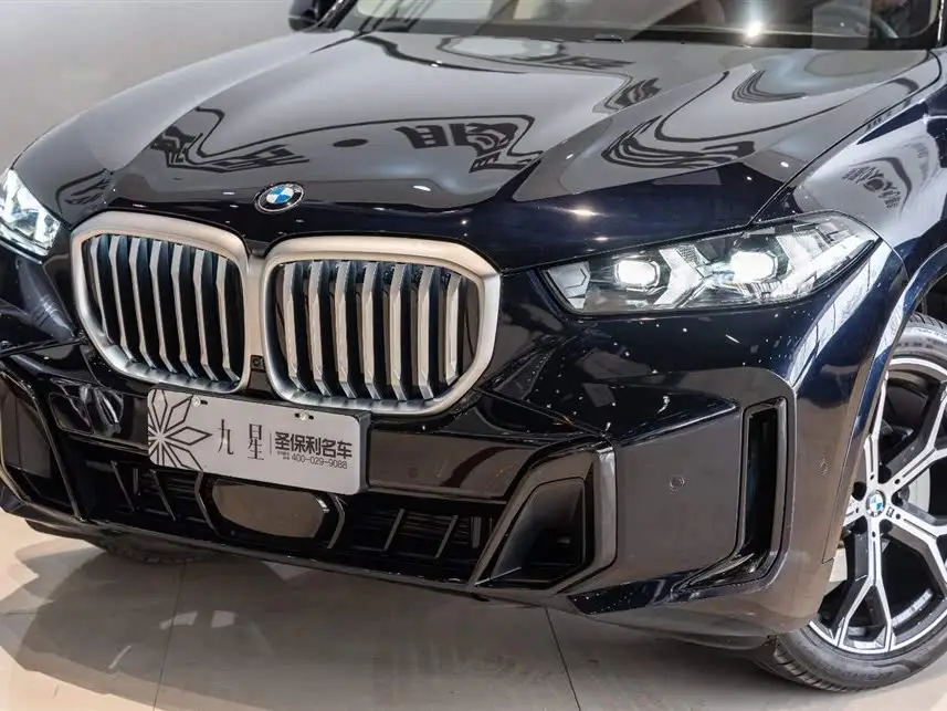 بي إم دبليو X5 2023 xDrive 30Li حزمة رياضية مميزة ليلية