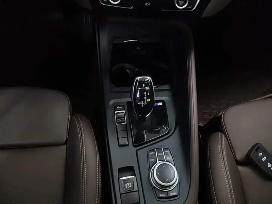 BMW X1 2021 sDrive25Li Leading Edition