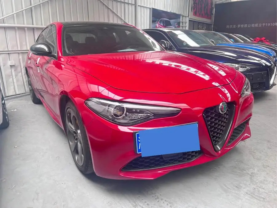 جوليا 2020 2.0T 280HP النسخة الفاخرة