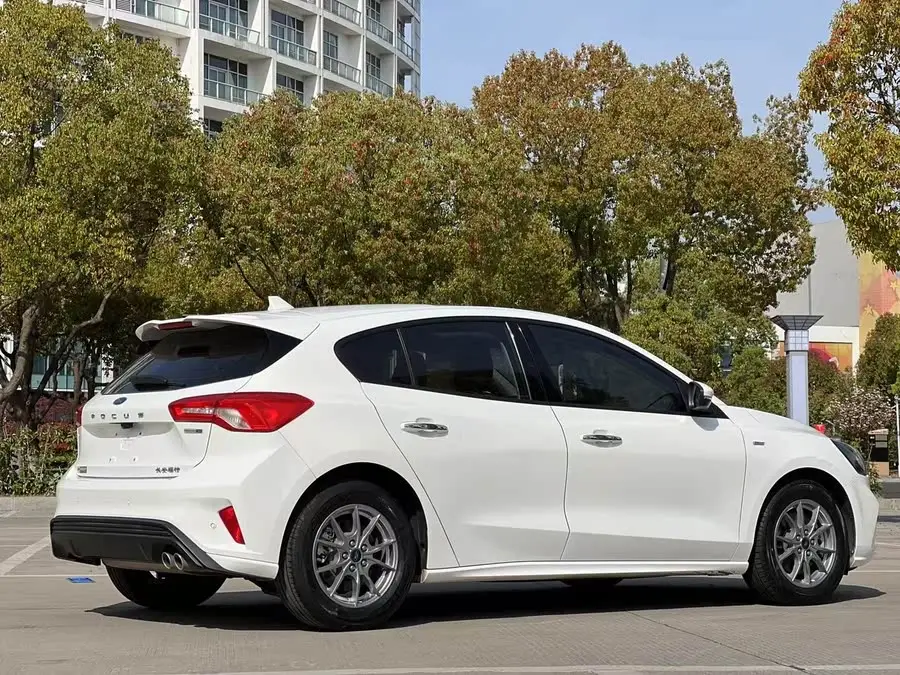 فورد فوكس 2020 هاتشباك 1.5 لتر أوتوماتيكي تريند