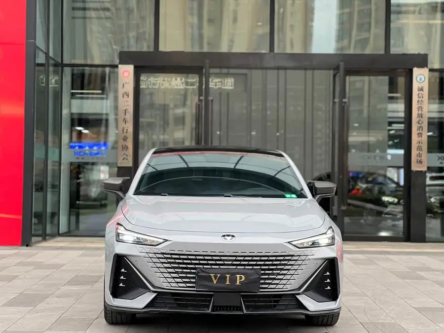 شانجان UNI-V 2022 1.5T الفاخرة