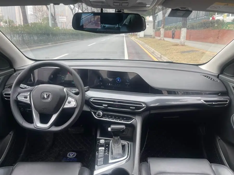 ييدونغ 2020 بلس الحوت الأزرق NE 1.4T GDI DCT بريميوم