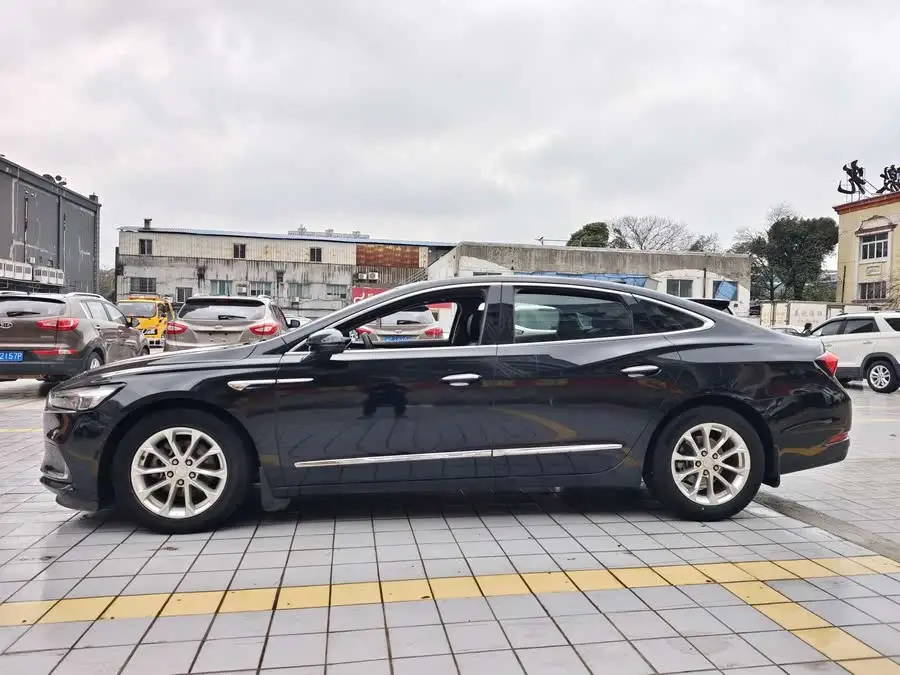 بيك لاقروس 2021 552T الفاخرة