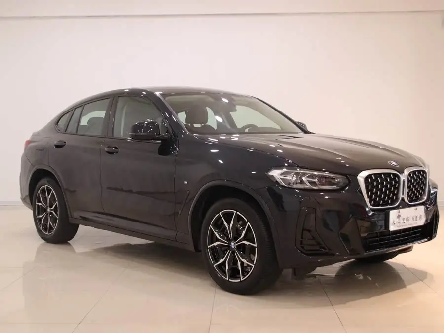 بي إم دبليو X4 2022 xDrive 25i حزمة رياضية M