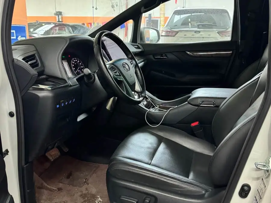 ألفارد 2021 الهجين 2.5 لتر الفئة المميزة