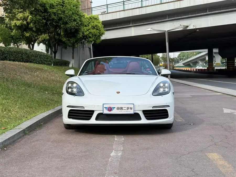 Porsche 718 2022 Model Boxster 2.0T