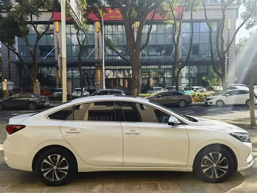 ييدونغ 2021 بلس بلو ويل NE 1.4T GDI DCT بريميوم