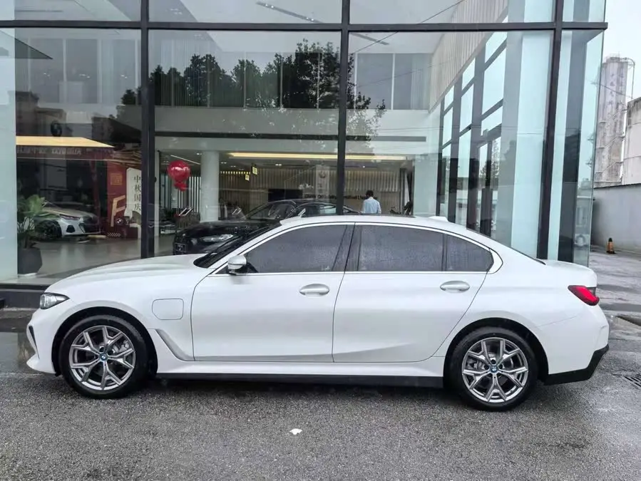 BMW i3 2024 eDrive 35 L