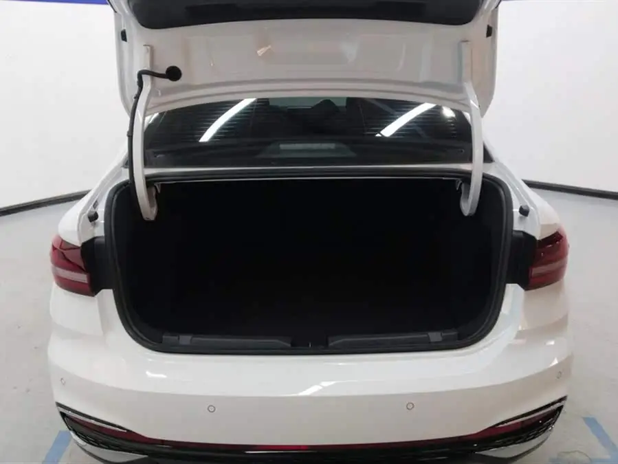 لافيدا 2024 1.5 لتر أوتوماتيكي إصدار النجوم خمسة ملايين