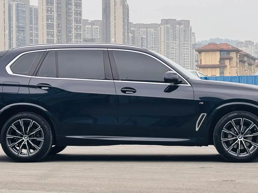 BMW X5 2022 xDrive 30Li Luxury M Sport Package