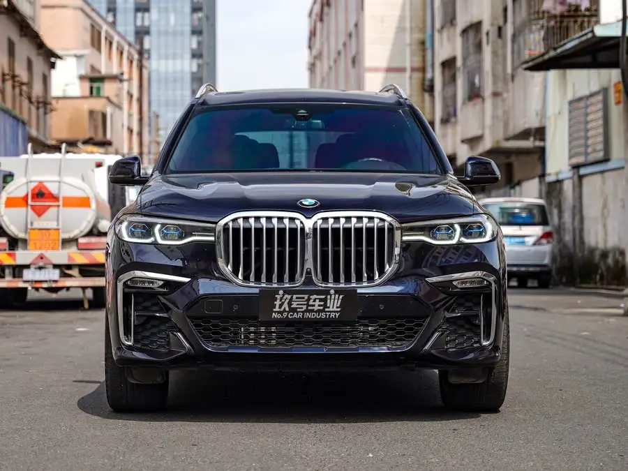 بي إم دبليو X7 2021 xDrive40i حزمة M الرياضية