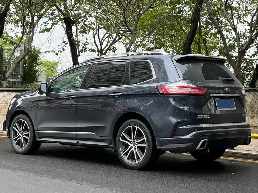 2020 Ford Edge EcoBoost 245 Two-Wheel Drive Luxury 7-Seater