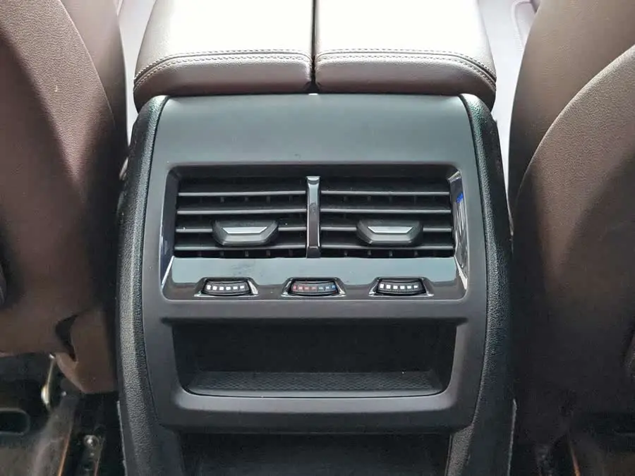 بي إم دبليو X5 2022 xDrive 30Li حزمة M الرياضية الفاخرة