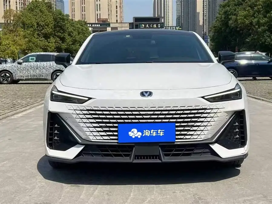 Changan UNI-V 2022 1.5T Premium