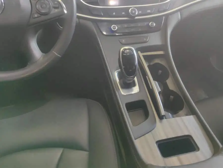 بويك لاكروس ٢٠٢١ ٥٥٢ تي فخمة