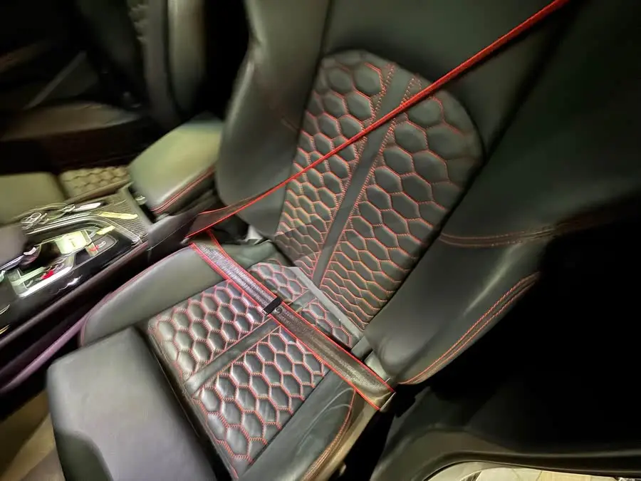 أودي RS 4 2023 RS4 أفانت إصدار بلاك