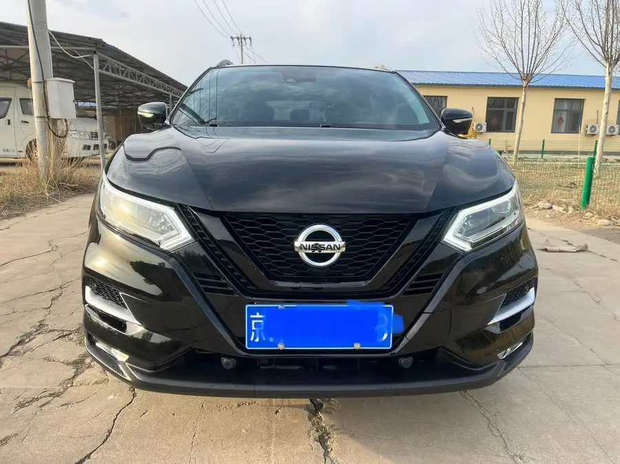 2022 نيسان قاشقاي 2.0 لتر CVT XV برميوم إصدار الليل