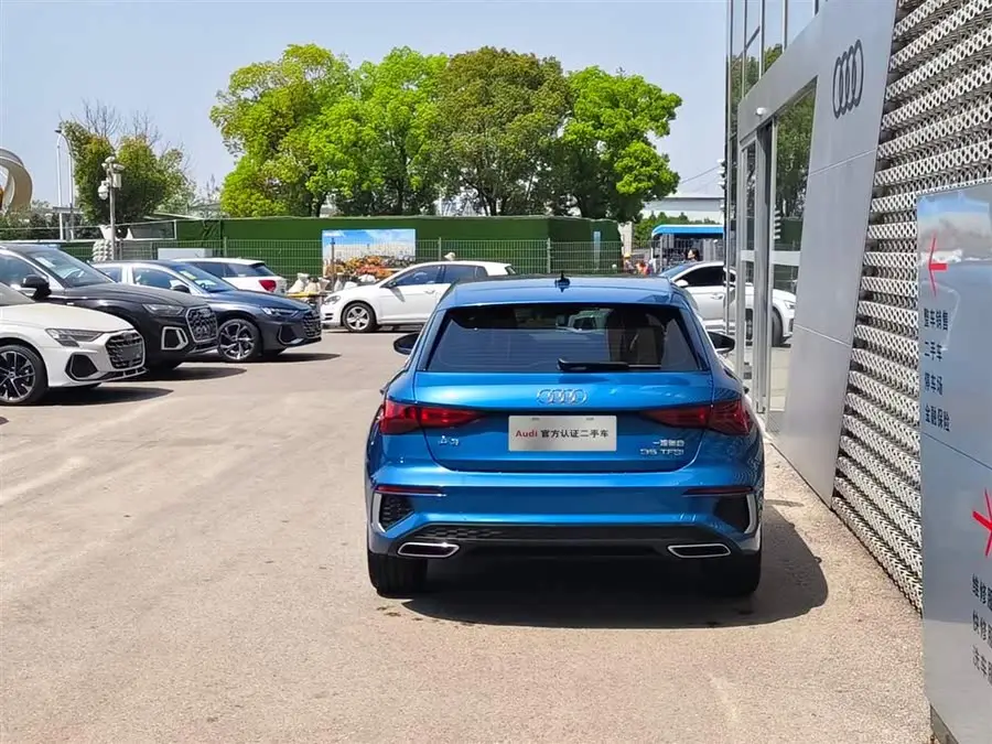 أودي A3 2021 سبورتباك 35 TFSI إصدار الموضة الرياضية