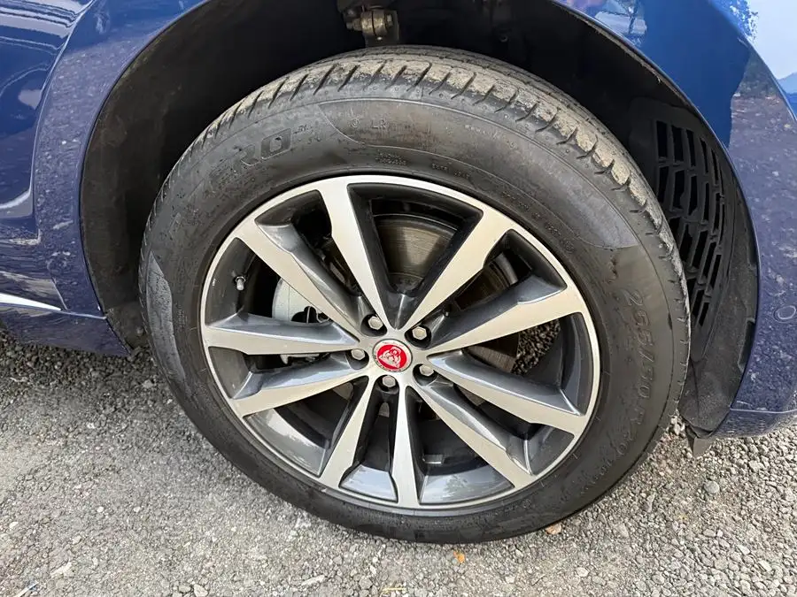 Jaguar F-PACE 2021 250PS R-Dynamic SE