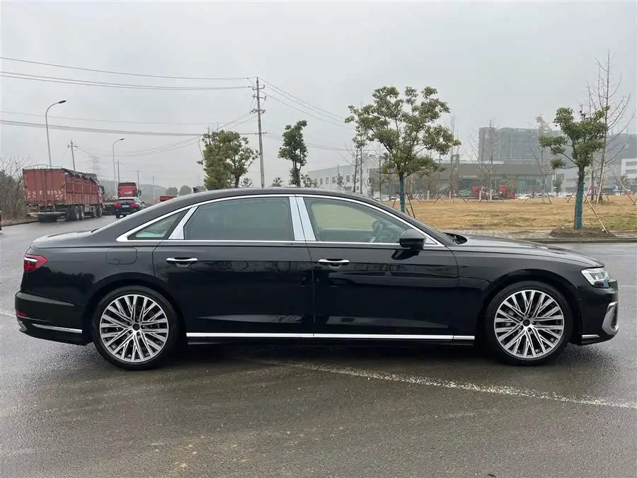 أودي A8 2025 A8L 50 TFSI quattro النسخة المميزة