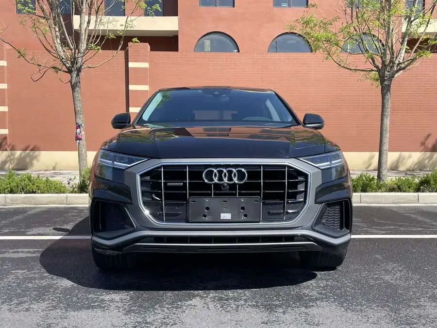 أودي Q8 2019 45 TFSI طراز ديناميكي متميز