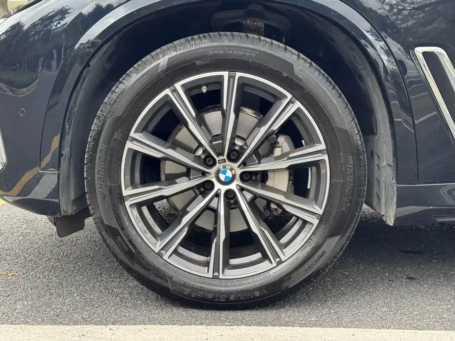 بي إم دبليو X5 2022 xDrive 30Li حزمة الرياضية M