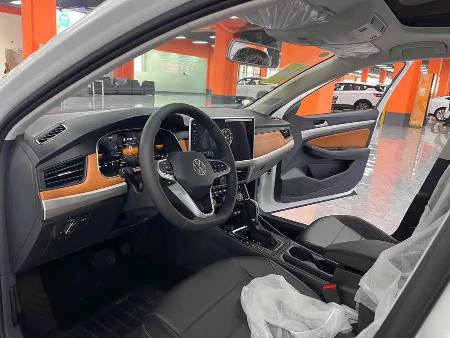 2025 Bora 200TSI DSG Enjoy Navigation Edition