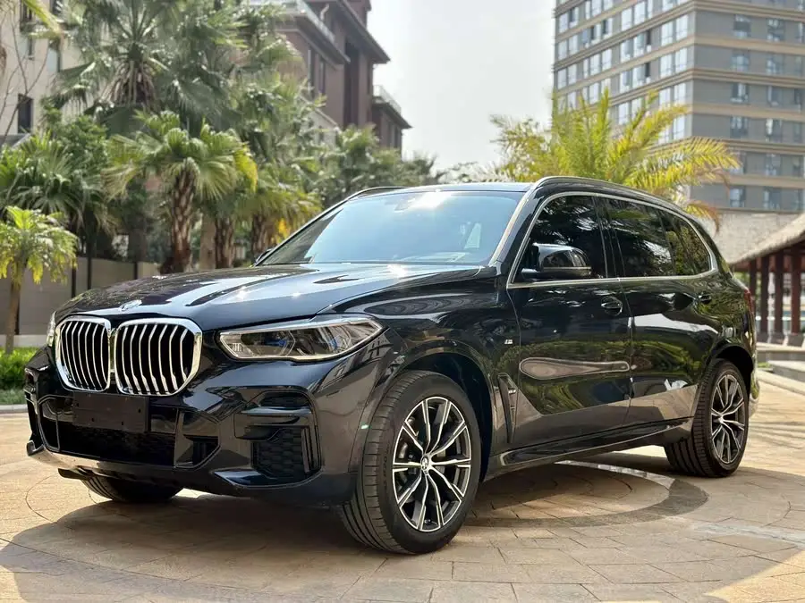 بي إم دبليو X5 2022 طراز محدث xDrive 30Li حزمة M الرياضية
