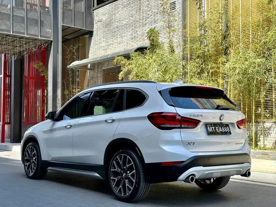 بي إم دبليو X1 2022 فئة محدثة xDrive25Li طراز الاستمتاع