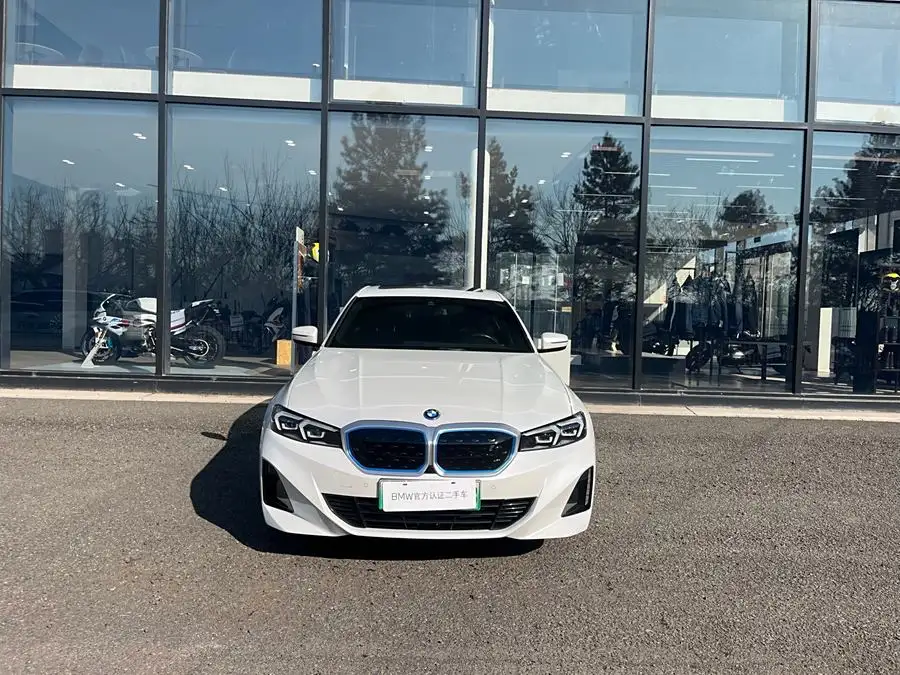 BMW i3 2022 eDrive 35 L