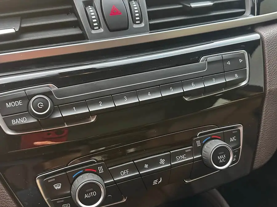 بي إم دبليو X1 2022 sDrive25Li الطراز الرائد