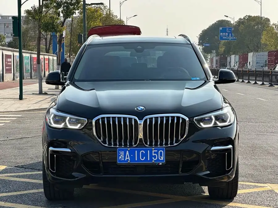 بي إم دبليو X5 2022 xDrive 30Li حزمة M الرياضية الفاخرة