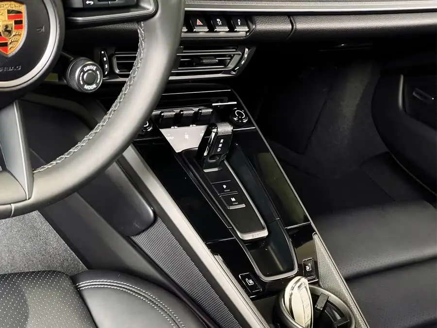 بورش 911 2023 كاريرا 3.0T