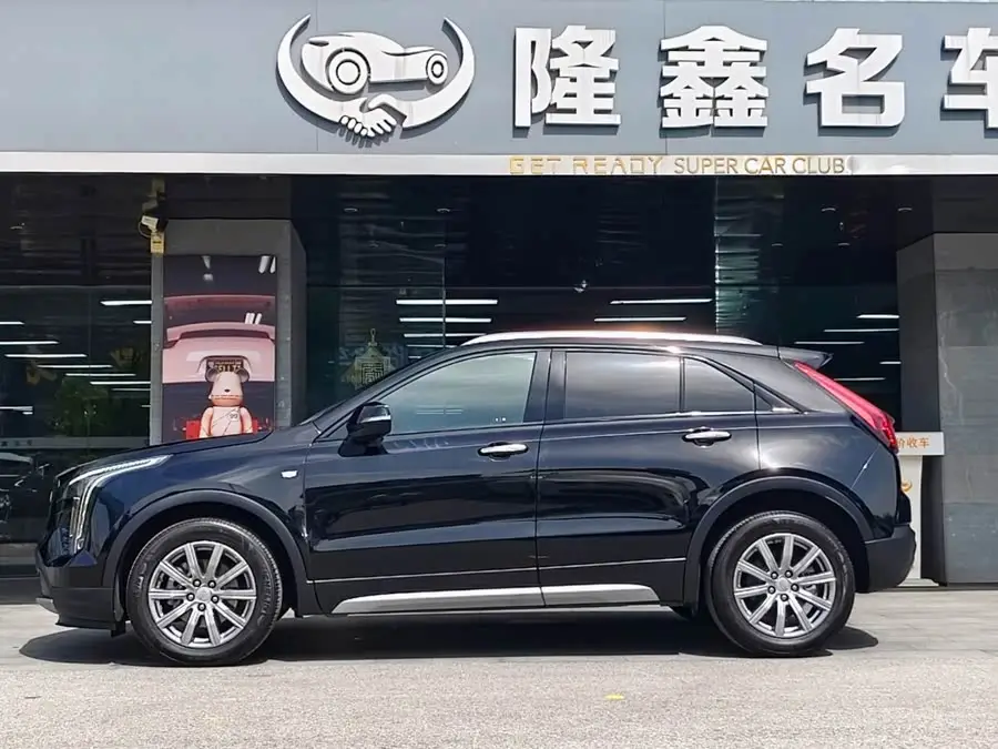 كاديلاك XT4 2022 28T دفع ثنائي فئة بريميوم