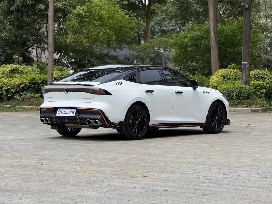 Changan UNI-V 2022 1.5T Sport Version