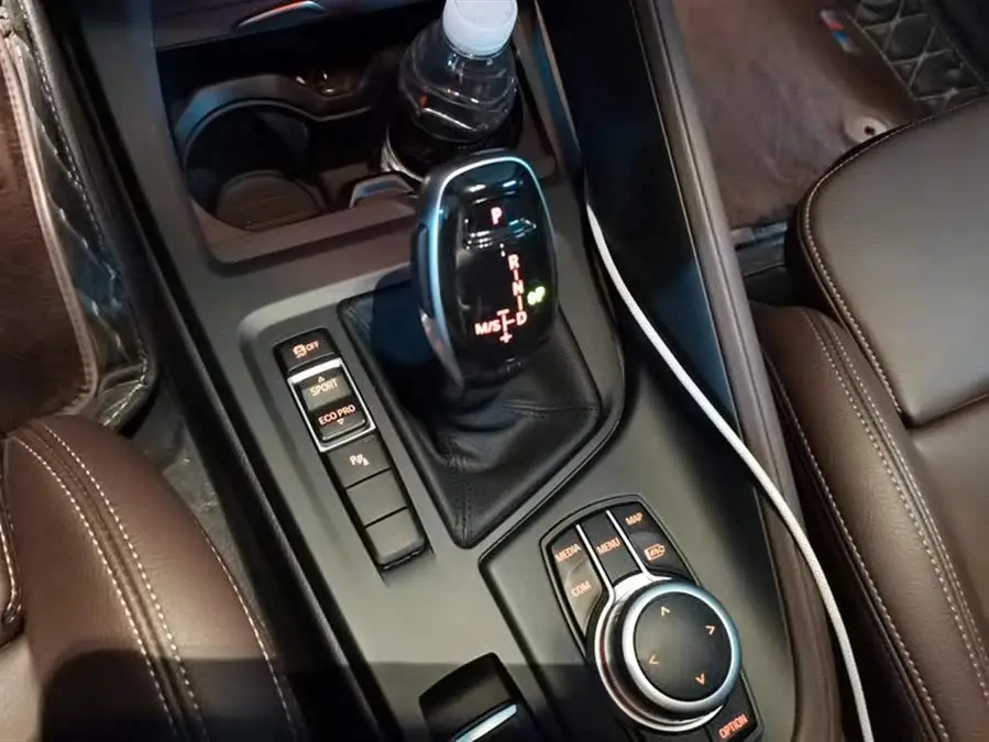 بي إم دبليو X1 2022 sDrive25Li النسخة الرائدة