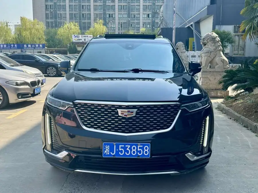 كاديلاك XT6 2021 28T طراز ستة مقاعد الفاخر
