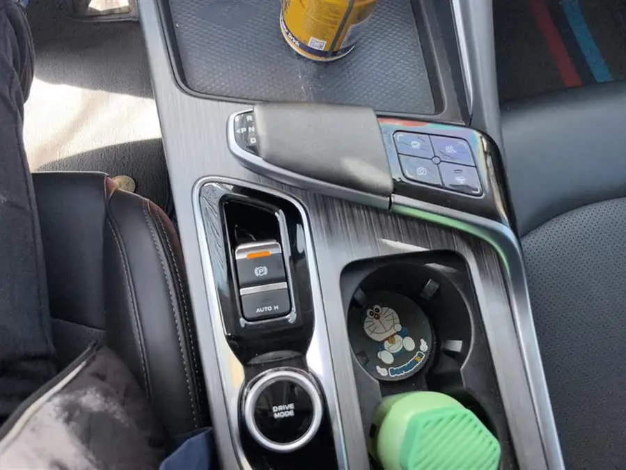 شانغهاى UNI-T 2020 نموذج 1.5T رائد